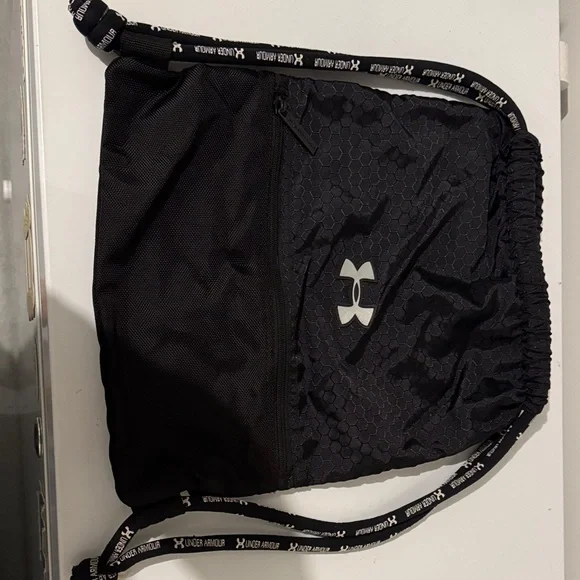 Under Armour Black Hex Pattern Drawstring Backpack - Picture 1 of 2